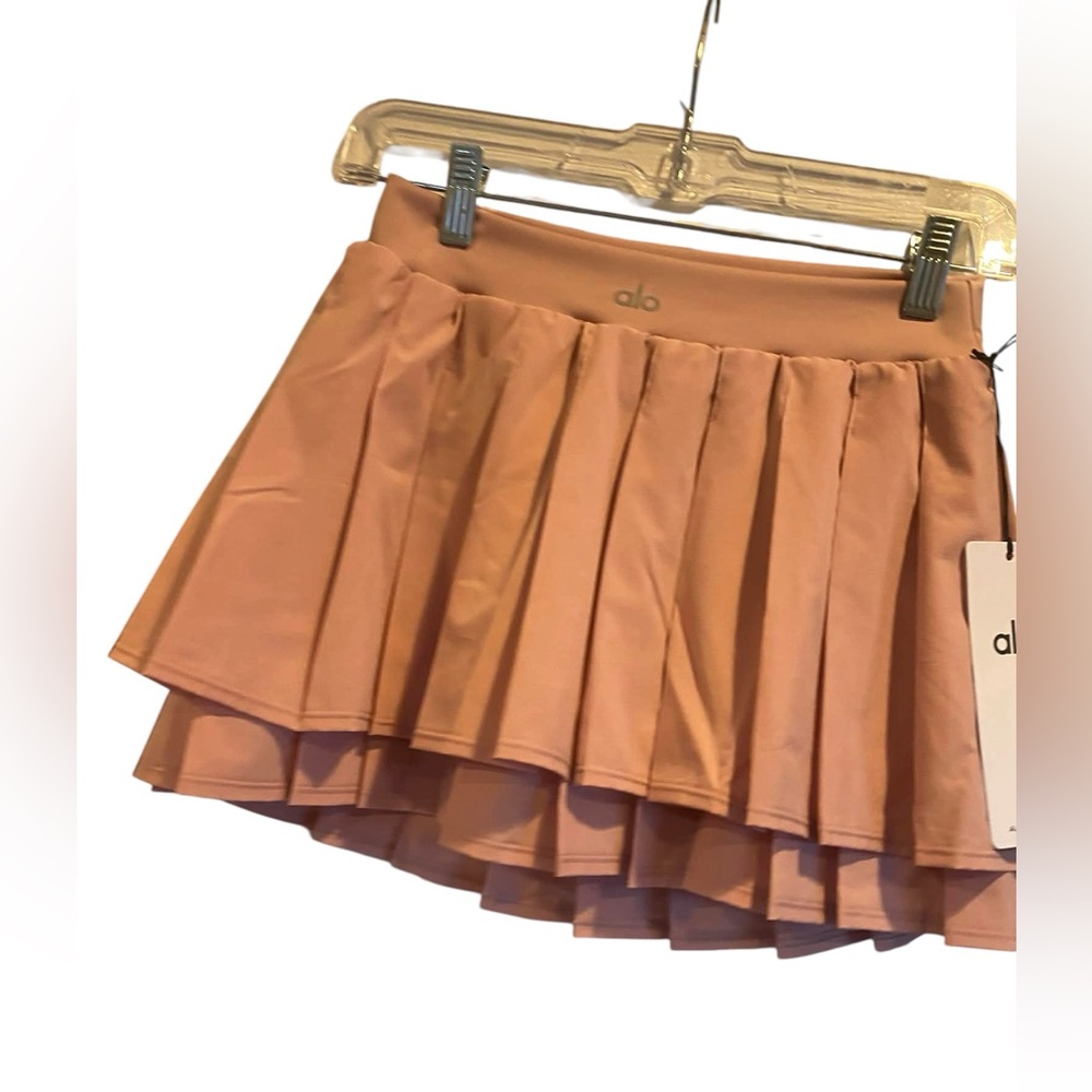 NWT Alo Yoga skirt and tank set VINTAGE PINK Size M - Picture 3 of 5